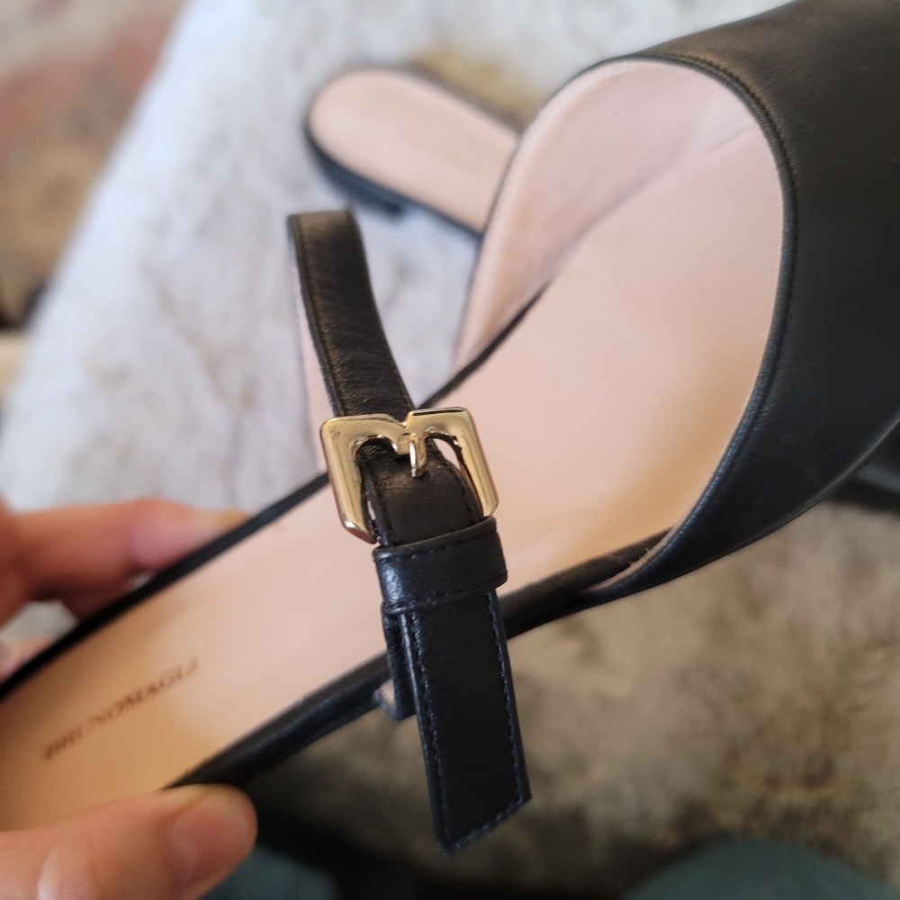 NEW Bruno Magli Pasha Mule Black Leather Pointed Toe Flat - Picture 3 of 6